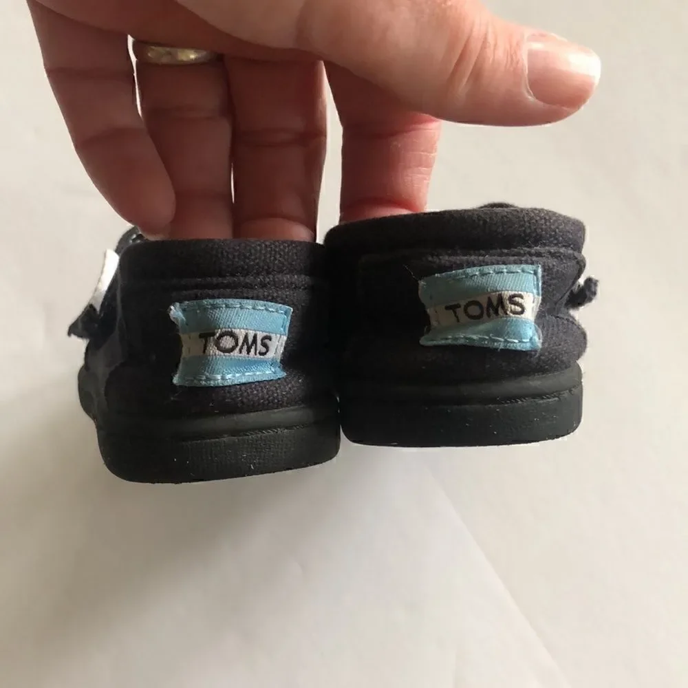 Toms black Velcro closure toddler play sneakers size 6